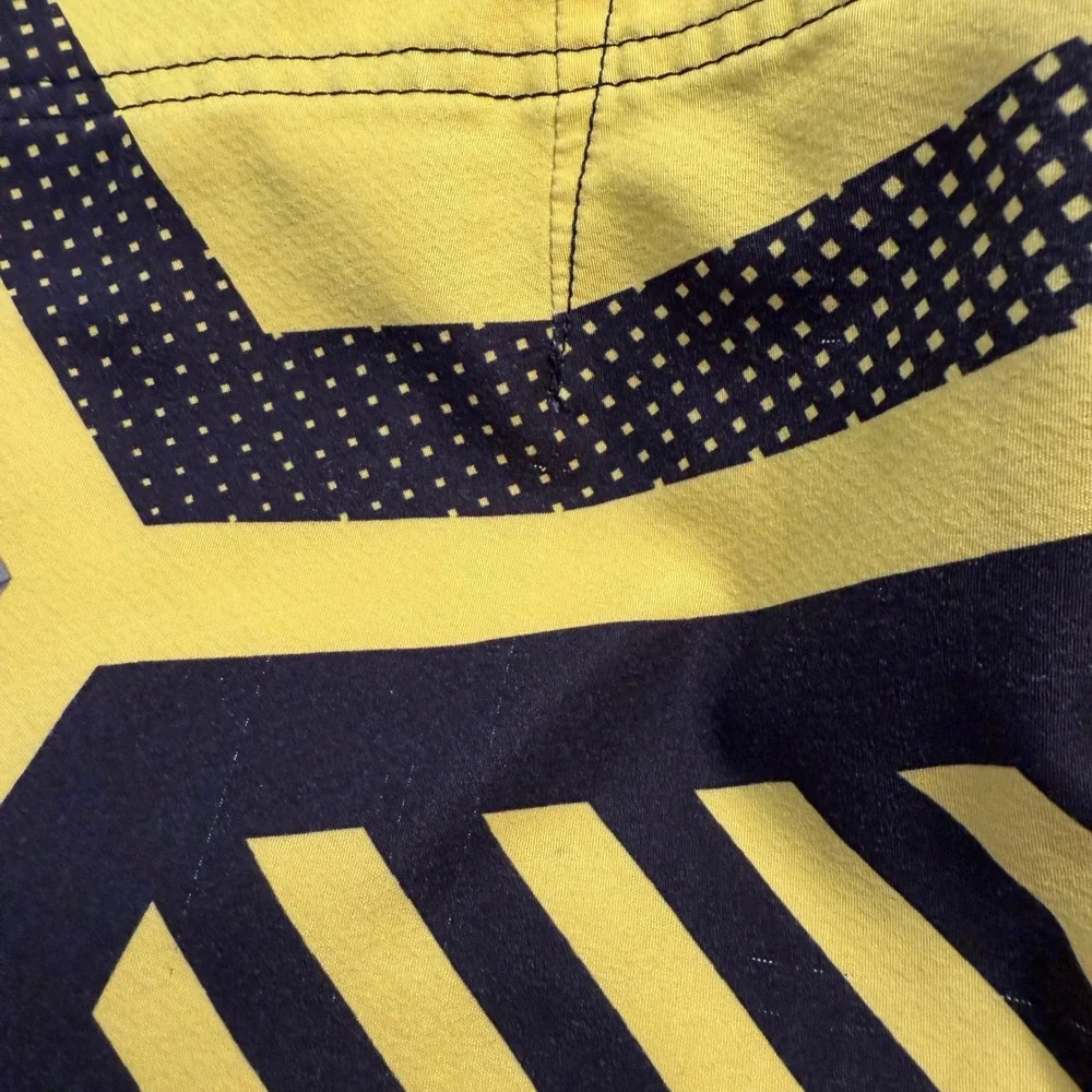 Quiksilver Cypher Series Board Shorts Mens 32 Yellow Black Geometric Swim Trunks